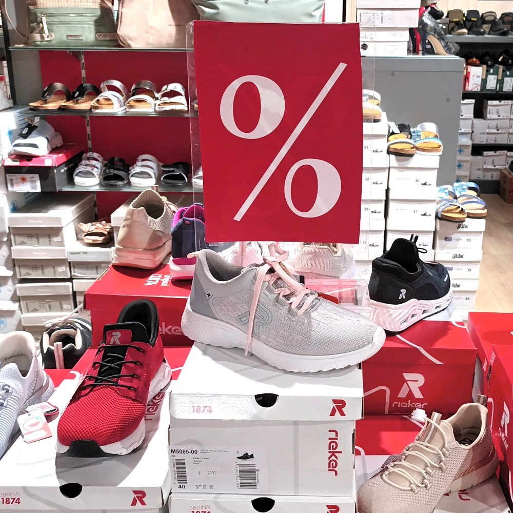 20% discount on sports shoes